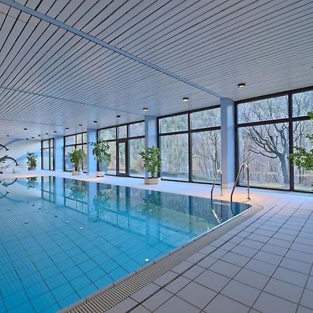 MeRblick - Pool - Balkon - Panorama บาดไรเฮนฮัล ภายนอก รูปภาพ