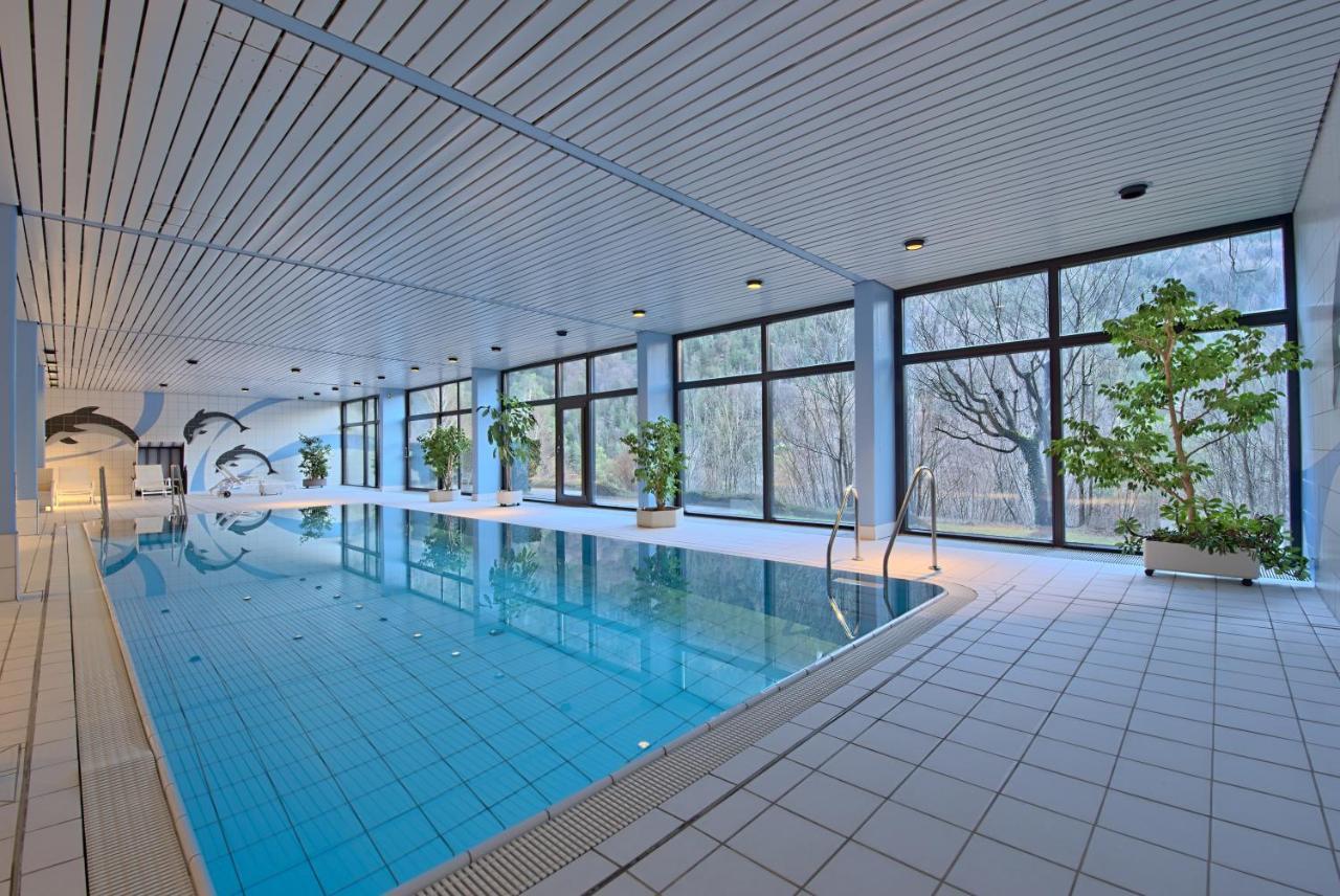 MeRblick - Pool - Balkon - Panorama บาดไรเฮนฮัล ภายนอก รูปภาพ